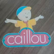 Caillou Bügelbild dunkle Sachen