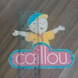 Caillou Bügelbild dunkle Sachen